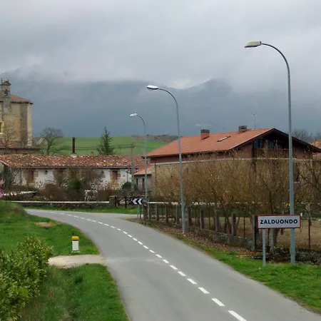 Bed & Breakfast Casa Rural Eikolara Landetxea Zalduendo de Álava